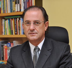 Resultado de imagem para ministro Hugo Scheuermann TST