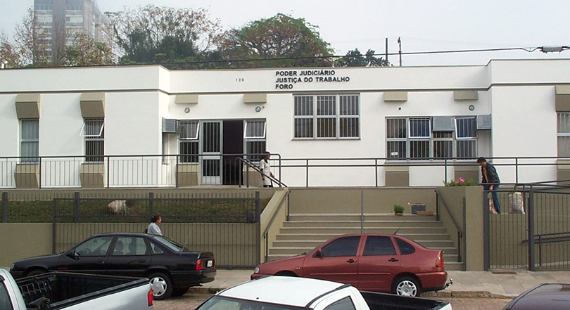 Fachada do prédio da Vara do Trabalho de Guaíba