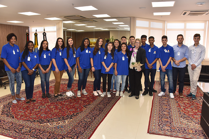 Visita da turma do Projeto Pescar à Presidência do TRT-RS