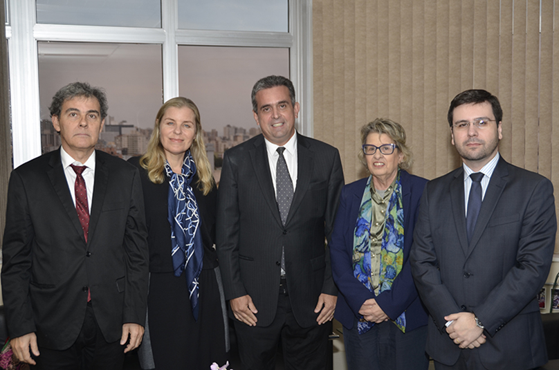 Fraga, Denise, Laitano, Vania e Roger posam para foto