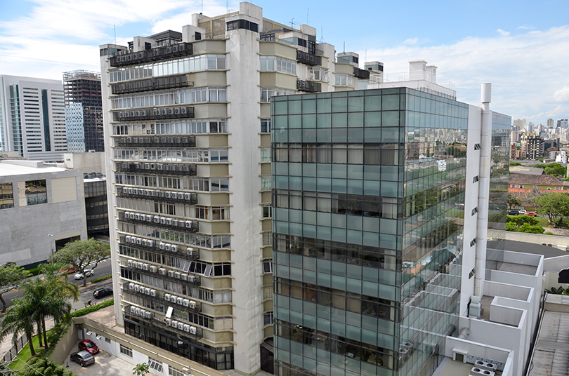 Foto do Prédio sede e prédio administrativo do TRT-RS