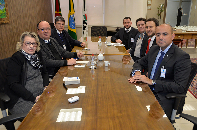 Presidente do TRT-RS recebe diretoria jurídica da CEF