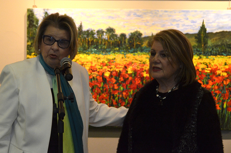 Presidente do TRT-RS, desembargadora Vania Cunha Mattos, com a artista Cloé Giacoboni