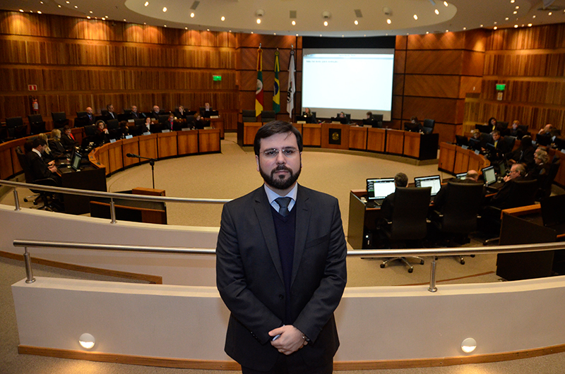 Procurador Roger Villarinho, que encabeça a lista tríplice, presenciou a sessão