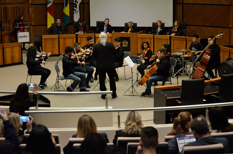 Orquestra Jovem do RS  se apresenta na abertura da Audiência