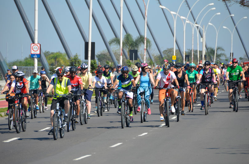 Foto dos ciclistas no trajeto