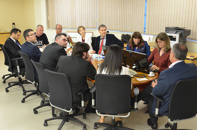 Fotografia da reunião de mediação