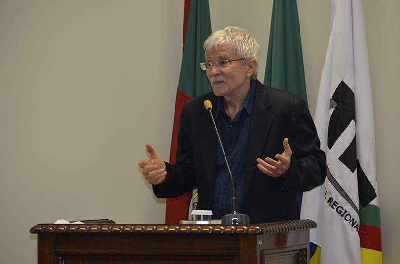 Palestrante discursando