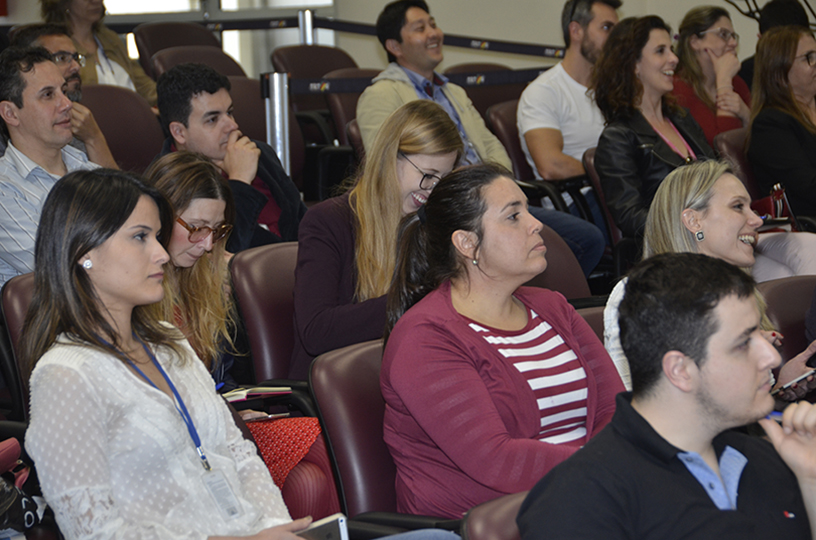 Foco no público presente no evento