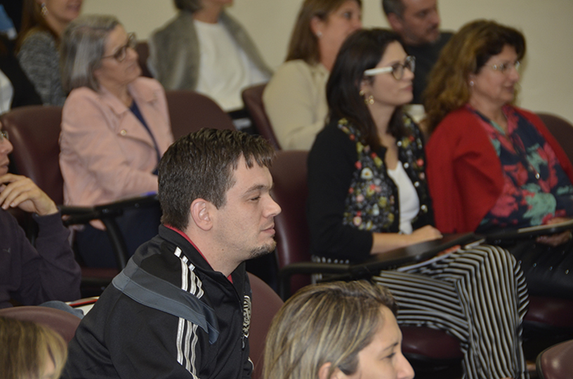 Foco no público presente no evento