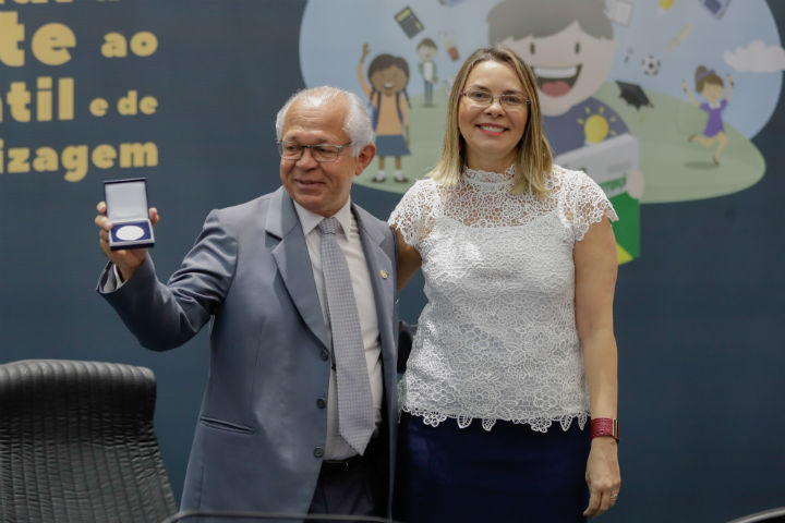 foto posada dos ministros Brito Pereira e Kátia Arruda