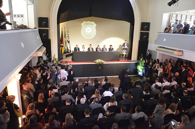 Cerimônia empossou a primeira chefe mulher da Polícia Civil do Rio Grande do Sul, delegada Nadine Farias Anflor.
