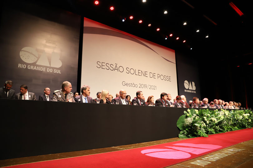Desembargador Ricardo Carvalho Fraga participa da posse de Ricardo Breier como presidente da OAB/RS.