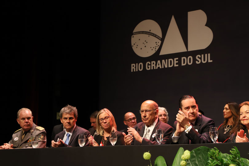 Desembargador Ricardo Carvalho Fraga participa da posse de Ricardo Breier como presidente da OAB/RS.