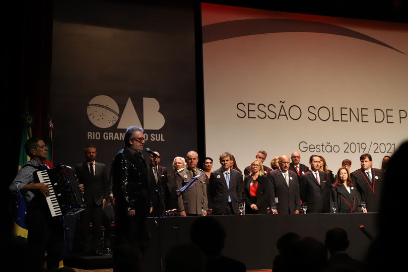 Desembargador Ricardo Carvalho Fraga participa da posse de Ricardo Breier como presidente da OAB/RS.
