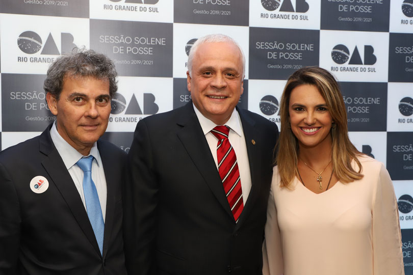 Desembargador Ricardo Carvalho Fraga participa da posse de Ricardo Breier como presidente da OAB/RS.