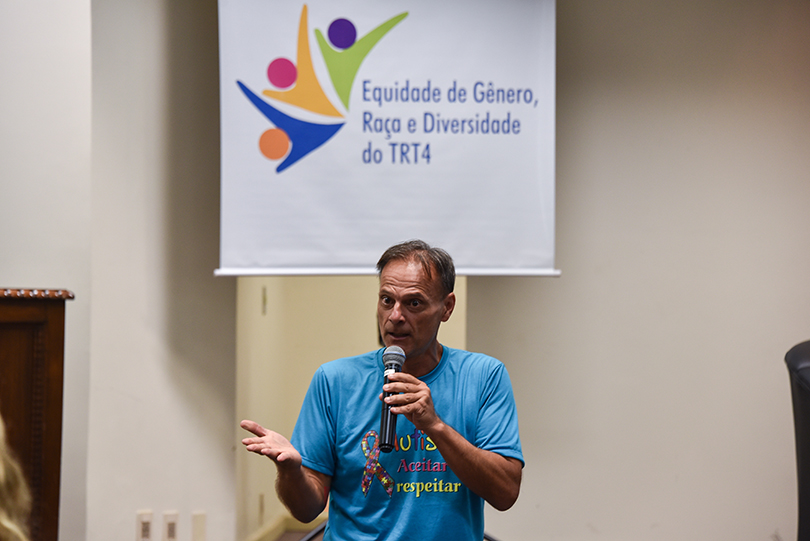 Palestra sobre autismo no TRT-RS