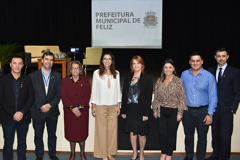 Clódis Xavier, Marcelo Menna Barreto, Vania Mattos, Aline Fagundes, Maria Madalena Telesca, Marcia Fetzer, Claudio Vieira e Renato Fagundes.