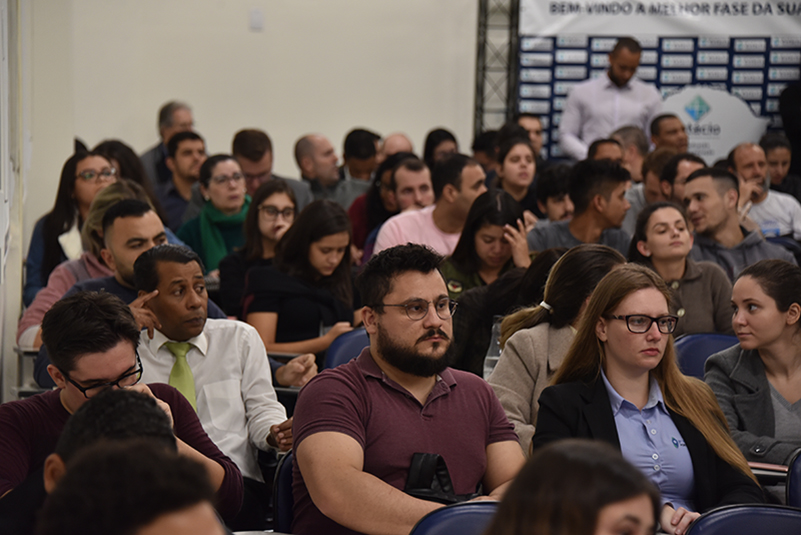 Presidente Vania ministrou aula magna do curso de Direito da Universidade Estácio de Sá, em Porto Alegre