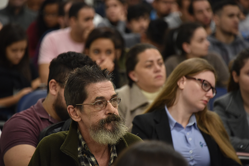 Presidente Vania ministrou aula magna do curso de Direito da Universidade Estácio de Sá, em Porto Alegre