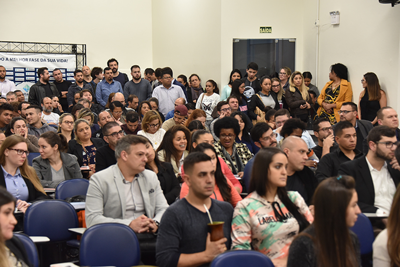 Presidente Vania ministrou aula magna do curso de Direito da Universidade Estácio de Sá, em Porto Alegre