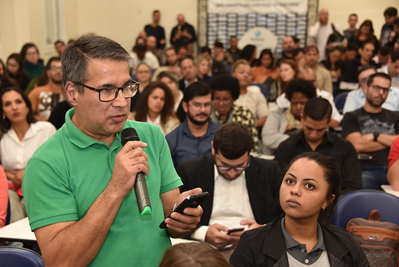 Presidente Vania ministrou aula magna do curso de Direito da Universidade Estácio de Sá, em Porto Alegre