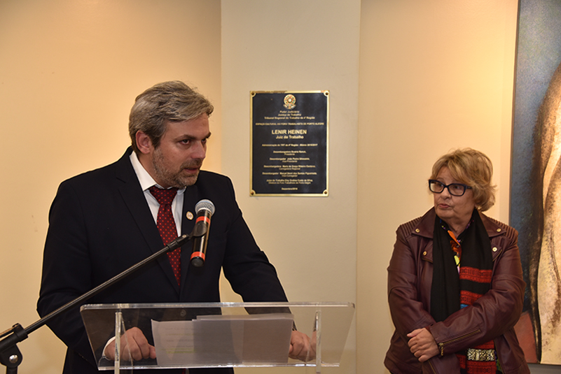 Inauguração da exposição "Gêmeas"