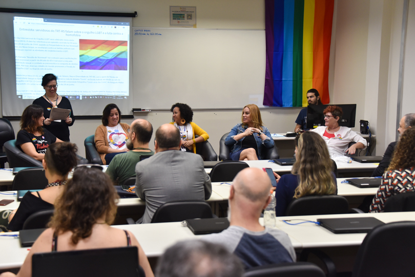 Fotografia da roda de debates "Porque escolhi a luta", na Escola Judicial do TRT-RS.