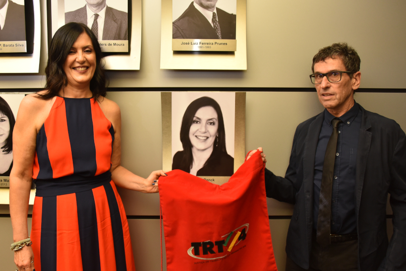 11 - Aposição de Retrato da Desa Beatriz Renck.jpg