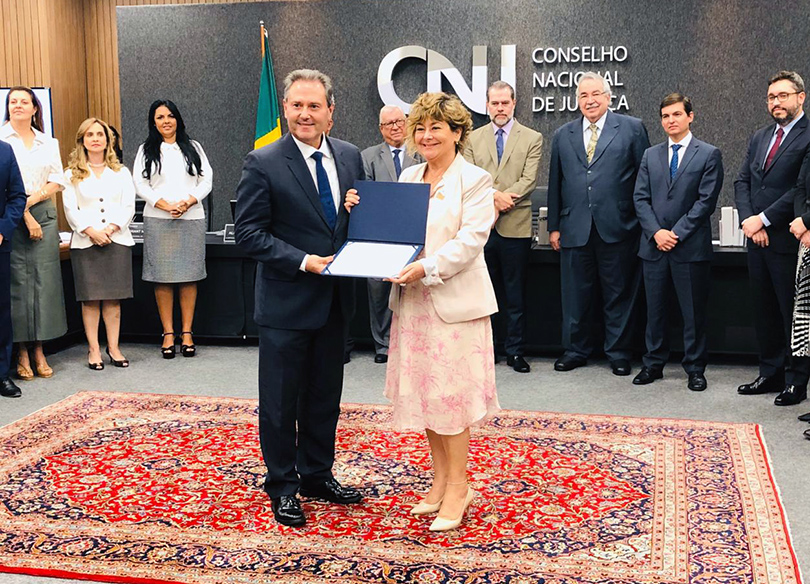 Conselheiro Luiz Fernando Tomasi Keppen e Desembargadora Carmen Izabel Centena Gonzalez