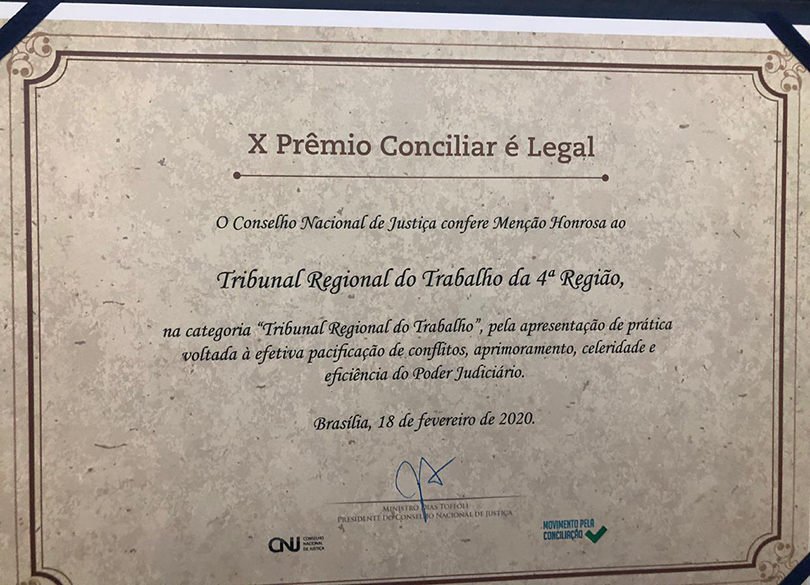 Placa alusiva à menção honrosa