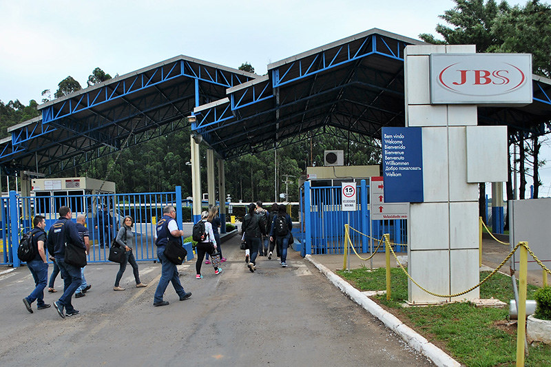 Imagem da fachada da unidade JBS em Passo Fundo.