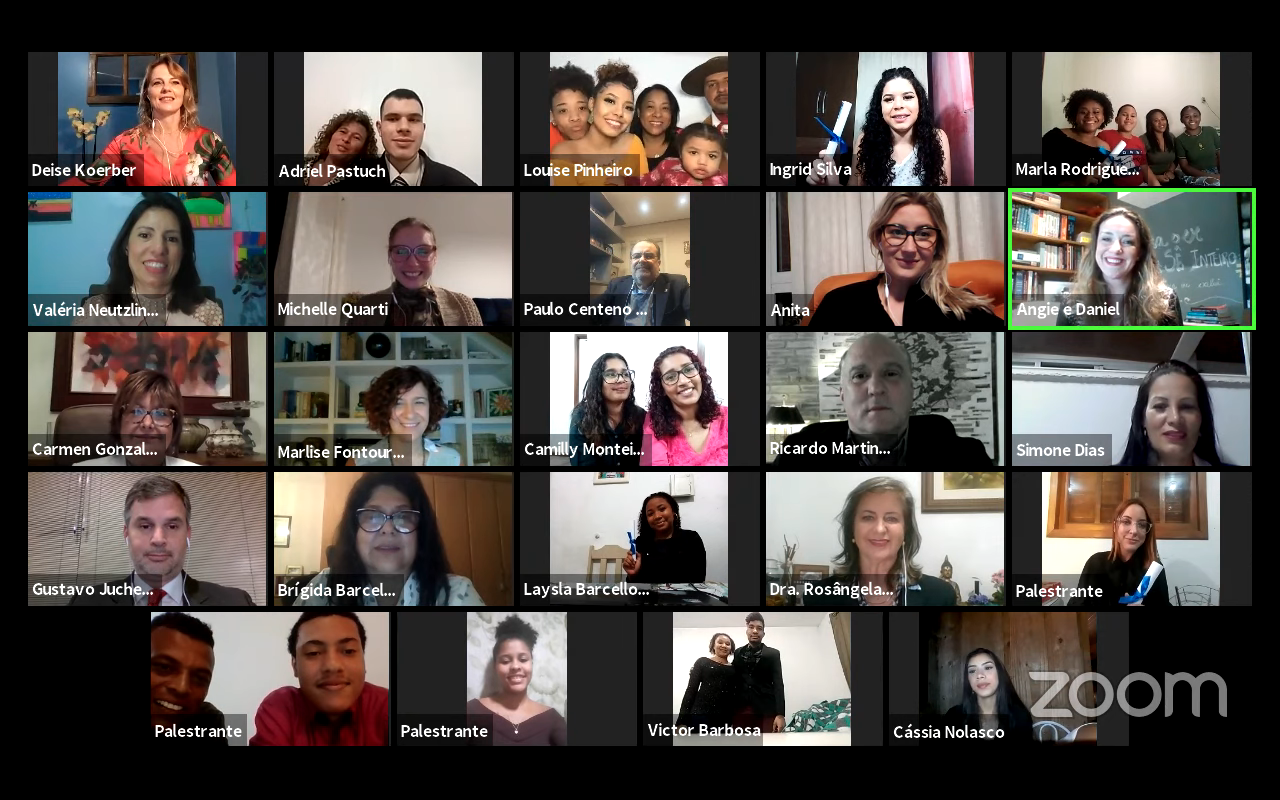 formandos e participantes da cerimônia