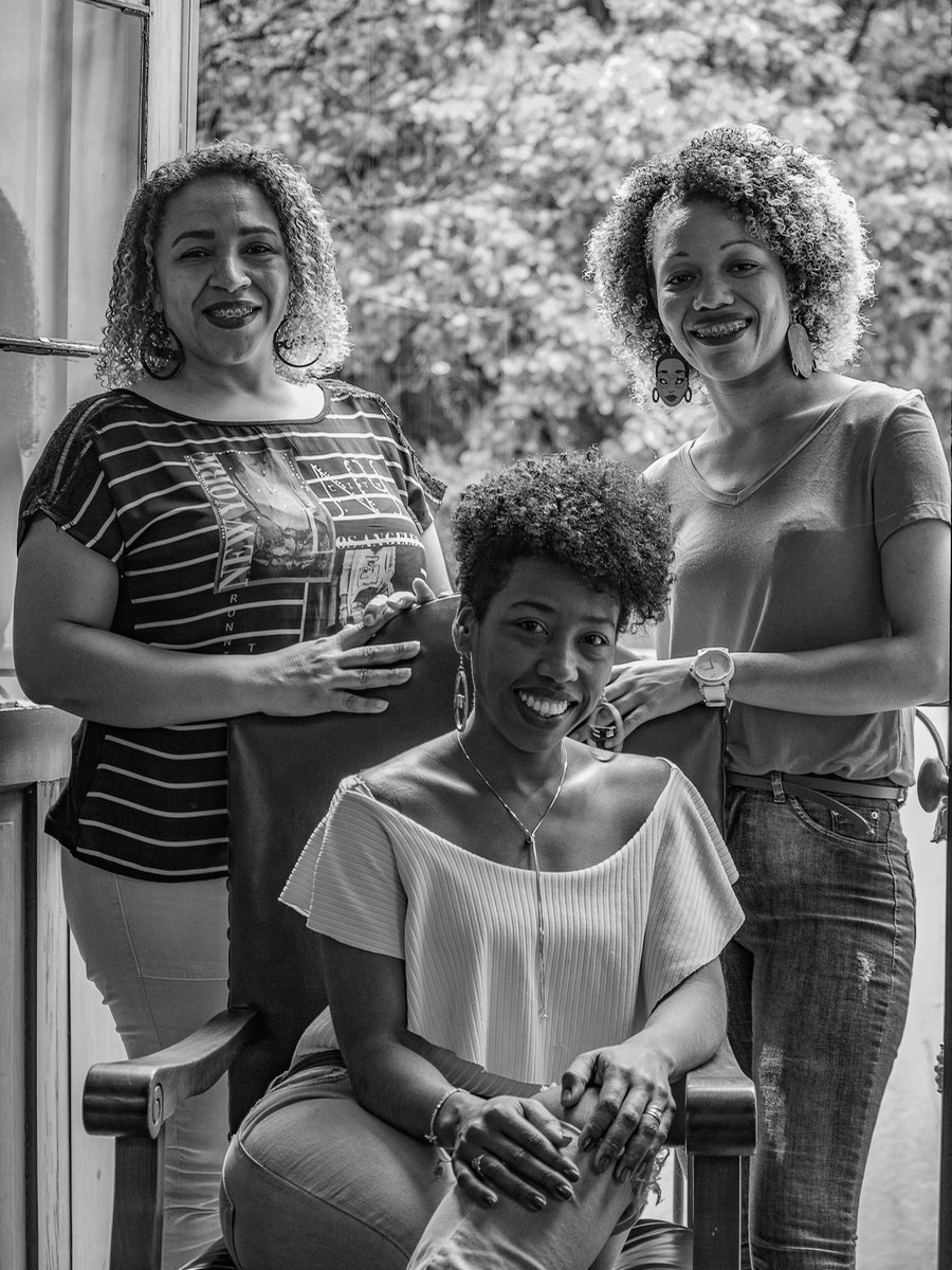 Fernanda Braga Machado, Tatiane Paulina Ribeiro, Cristina da Rosa Gomes (trabalhadoras terceirizadas da Assembleia Legislativa do Estado)