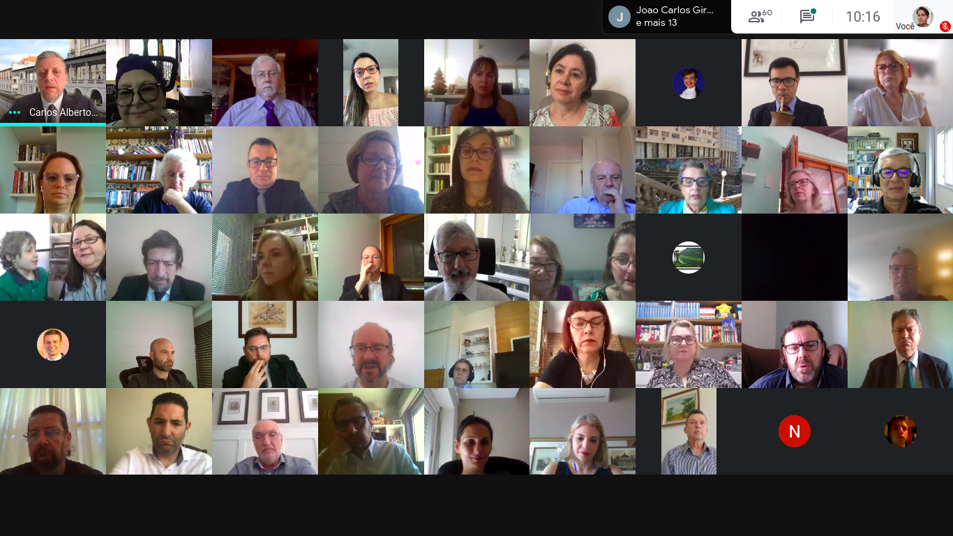 Captura de tela do mosaico de participantes