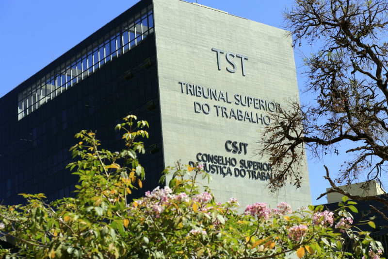 Fachada com CSJT.jpg