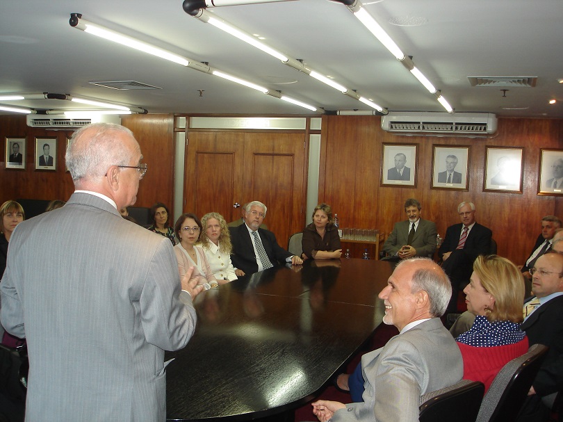 Ministro Luciano em reunião com desembargadores e juízes do TRT-RS, na correição de 2006.
