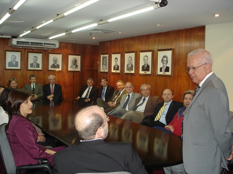 Ministro Luciano em reunião com desembargadores e juízes do TRT-RS, na correição de 2006.