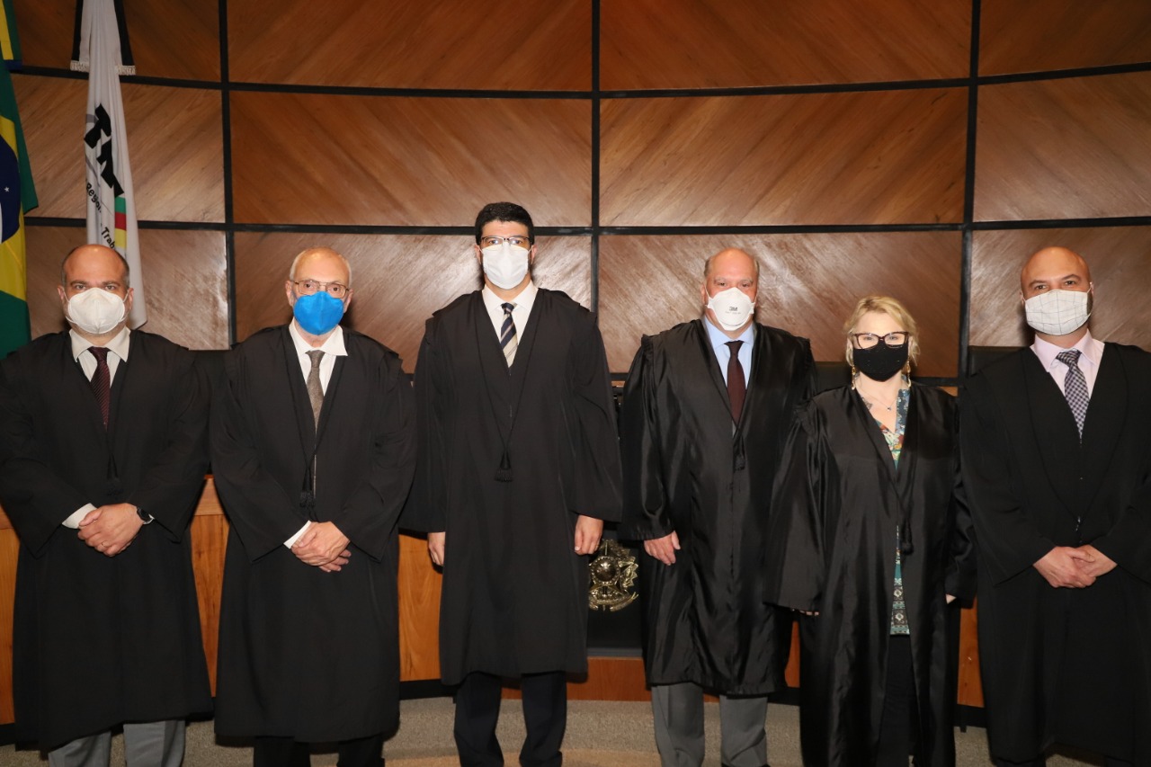João Paulo Lucena (vice-diretor da EJud), Raul Sanvicente (corregedor regional), Francisco Rossal (presidente), Ricardo Martins Costa (vice-presidente), Laís Nicotti (vice-corregedora) e Fabiano Beserra (vice-diretor da EJud)