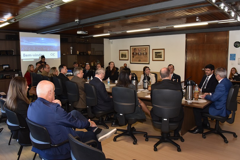 Reunião na CIC