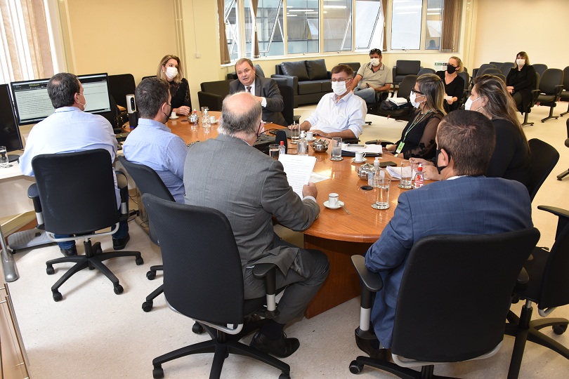 Foto da reunião de mediação.