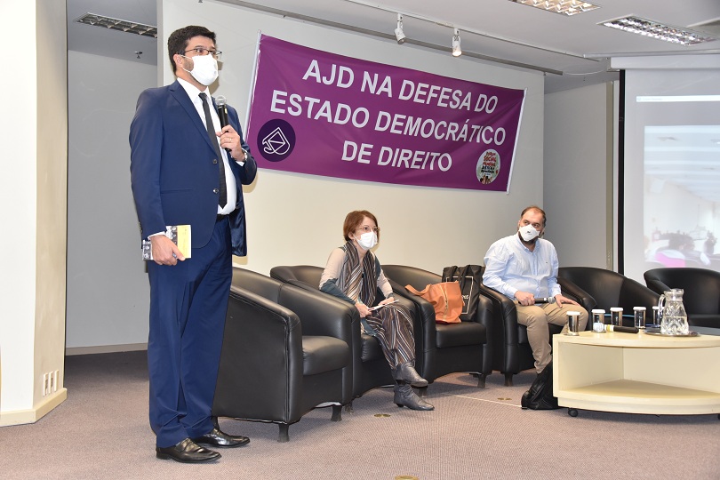 Des. Rossal, em sua fala no evento