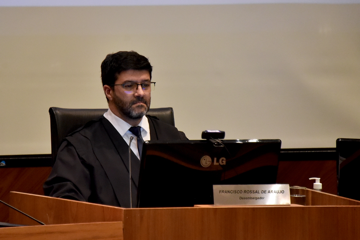 Foto do presidente Francisco Rossal de Araújo