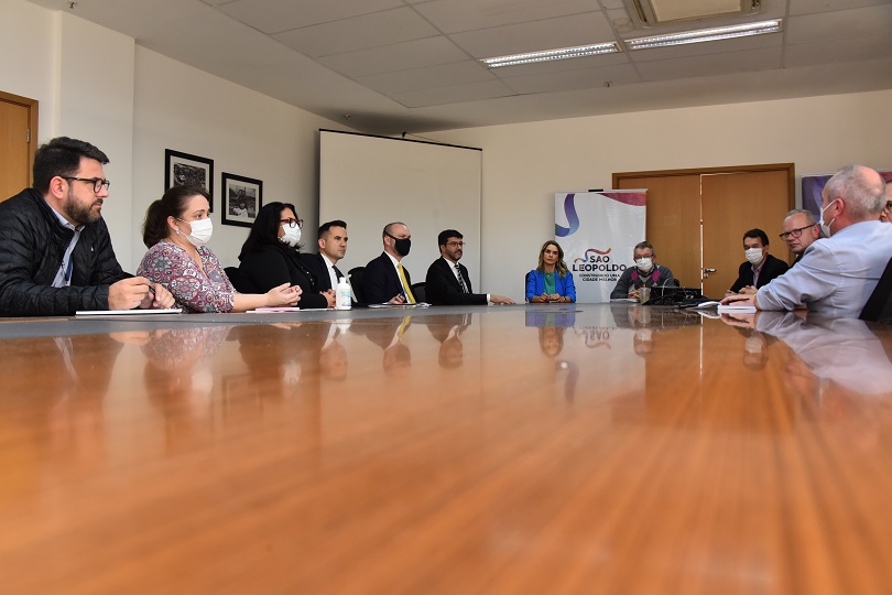 Reunião na Prefeitura de São Leopoldo