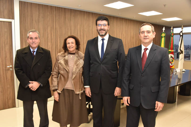 Des. Amilcar, Desa. Iris, Des. Rossal e Des. Valle Pereira