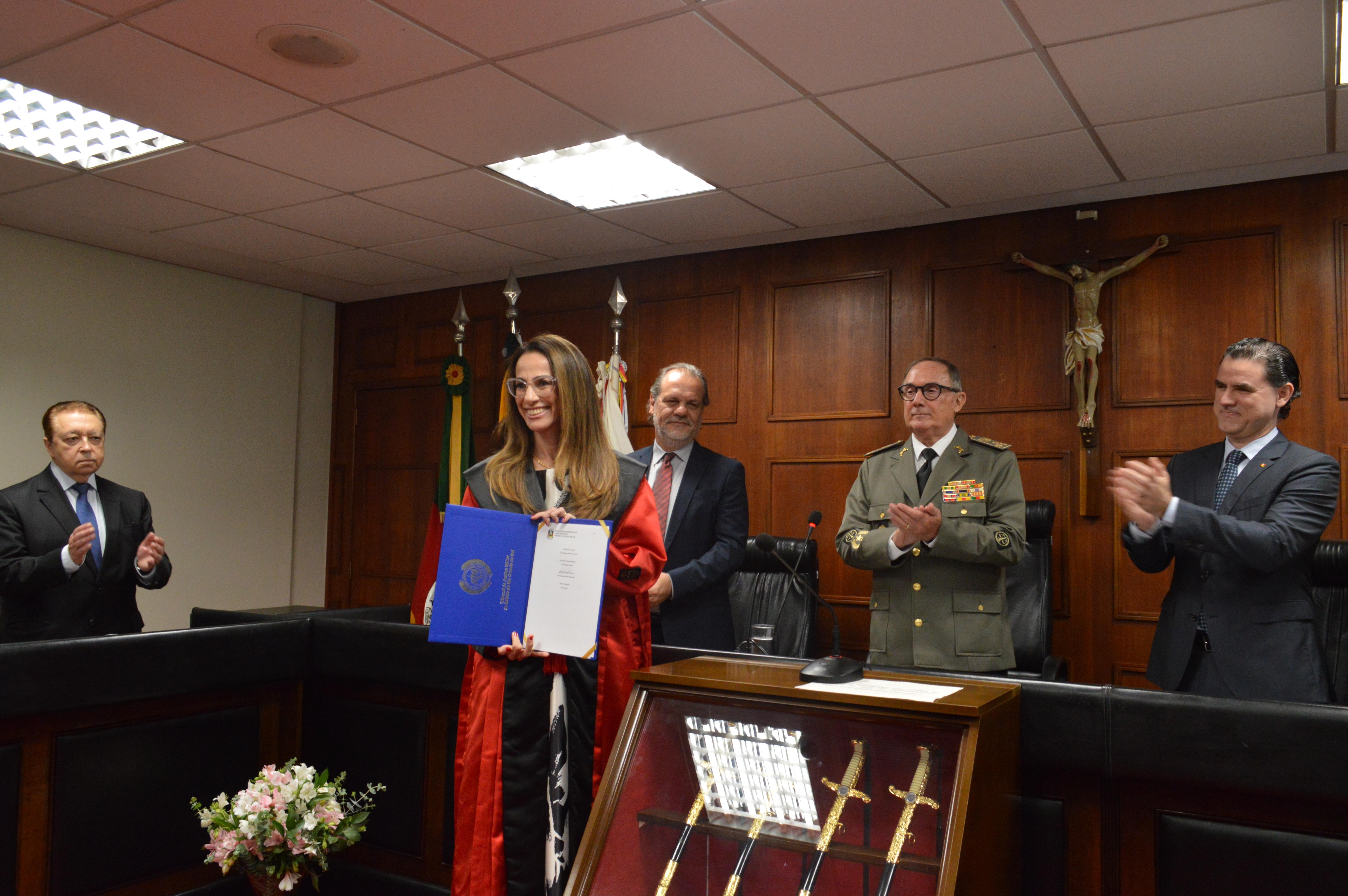 Foto da mesa de abertura do seminário, com as autoridades.
