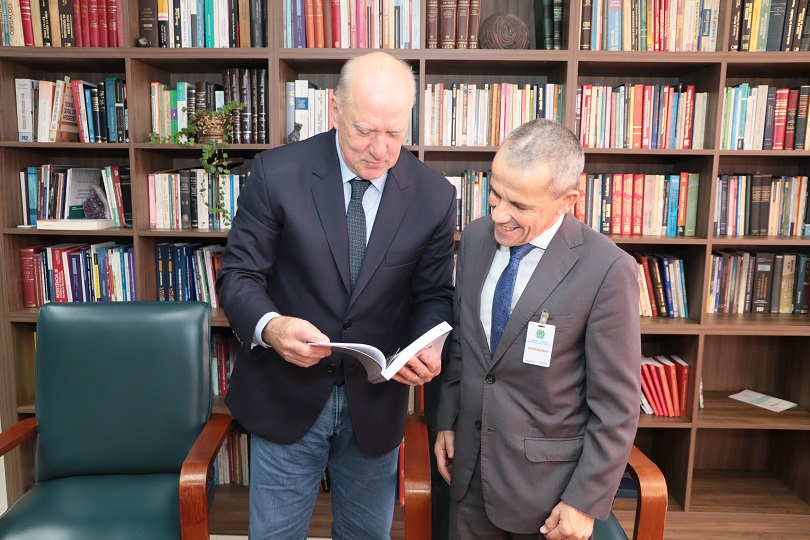 Des. Martins Costa e Adv. Claudio