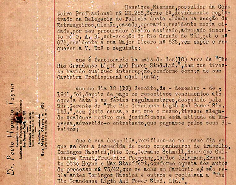 Trecho de petição escrita à máquina de datilografia em papel amarelado pelo tempo