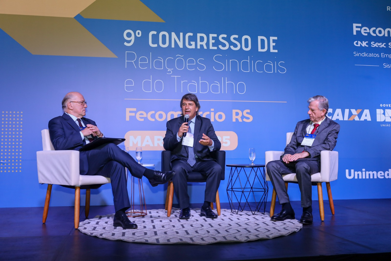 Presidente, Flávio Obino e Nelson no painel