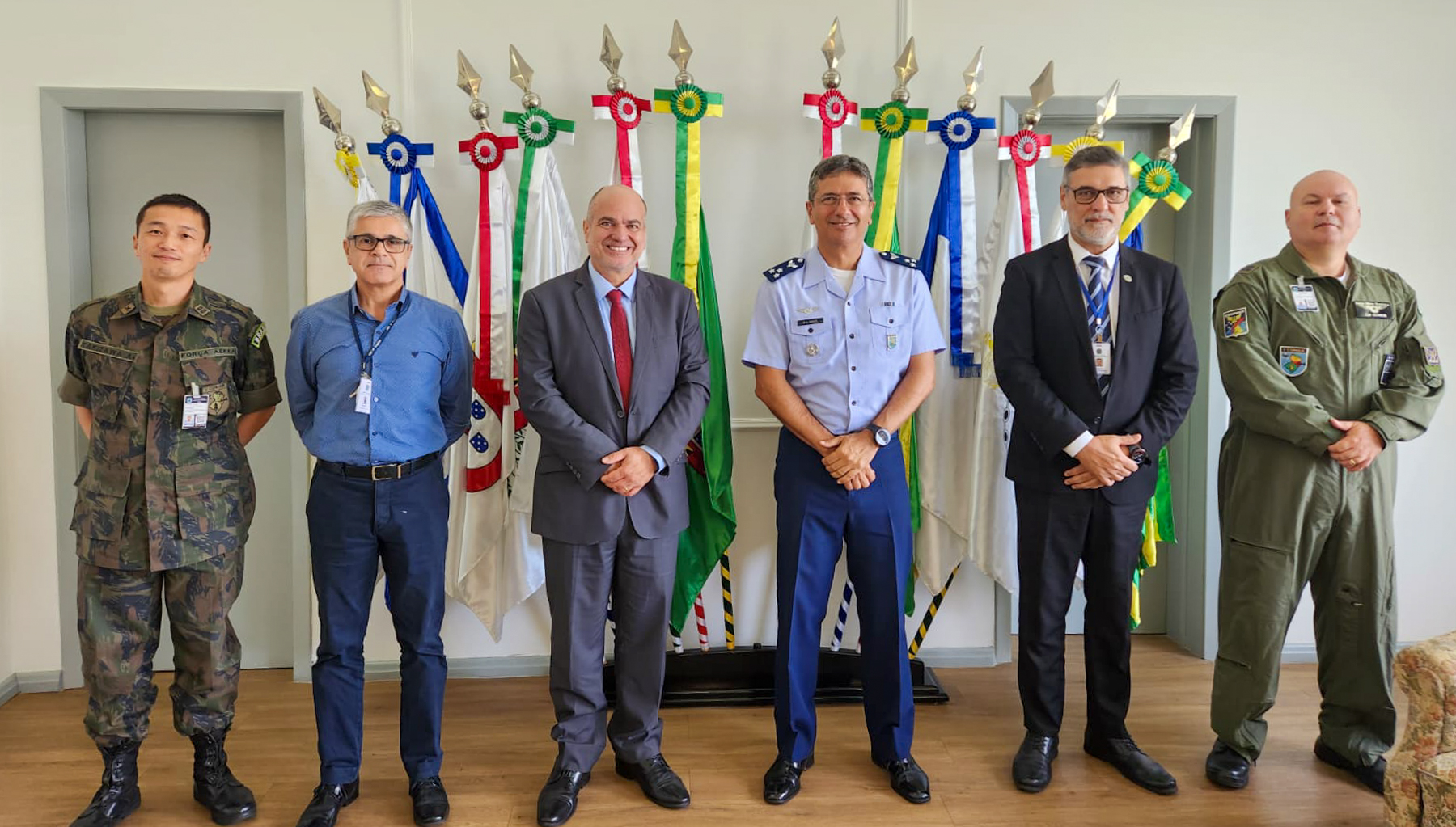 Foto posada dos participantes da reunião no V Comar.